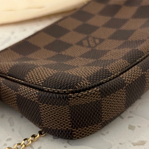 Louis Vuitton Damier Ebene mini pochette - Picture 6 of 14